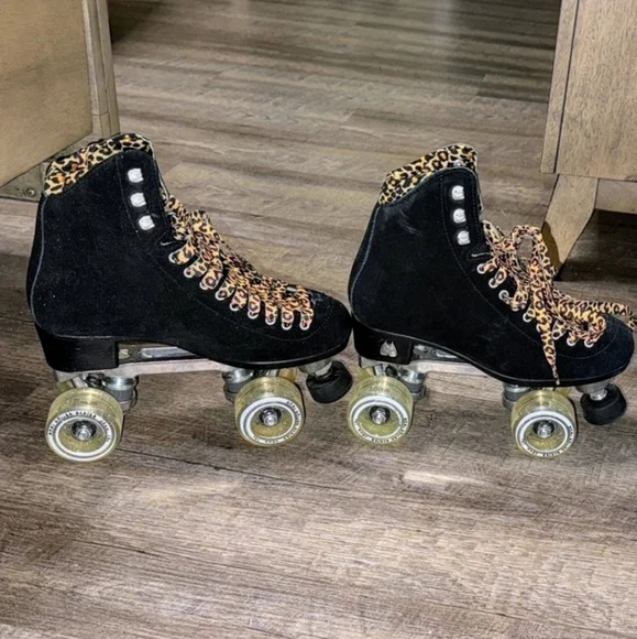 Moxi Panther Black Suede Leopard Print Roller Skates 6 - Picture 5 of 5